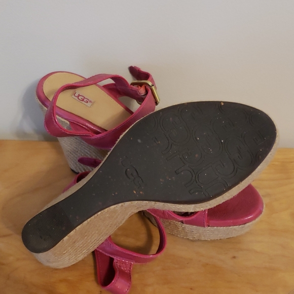 NWOT UGG Jackilyn Platform Wedge Sandal Size 9 - Picture 4 of 5